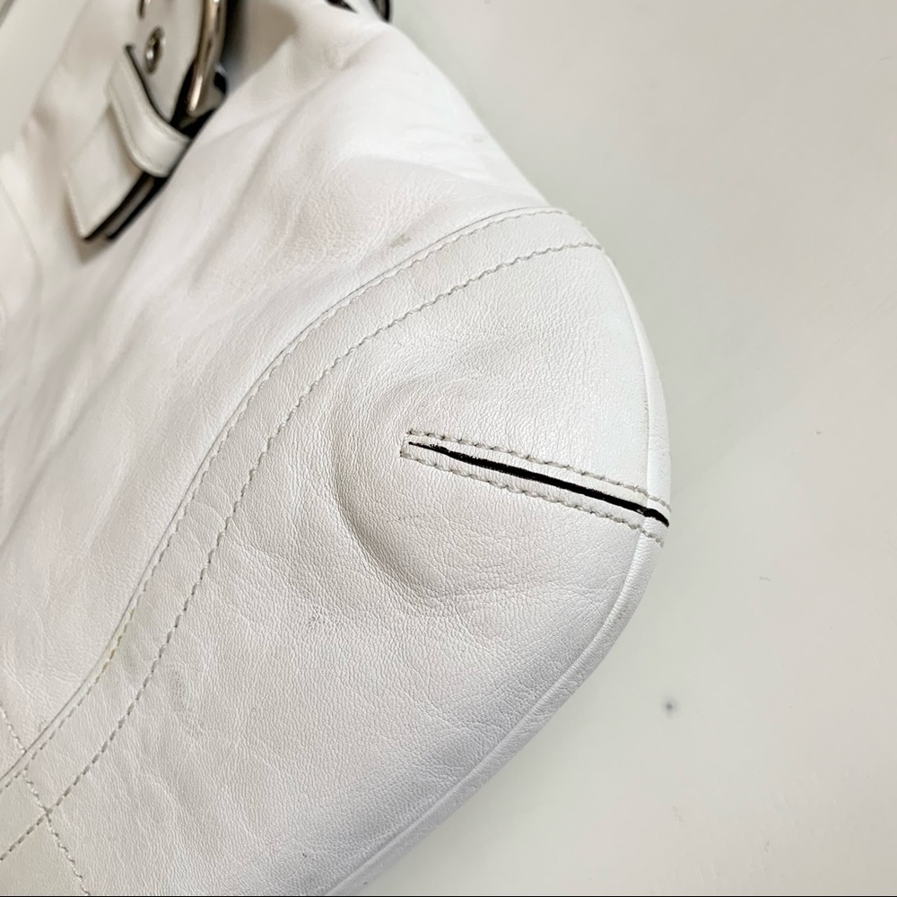 White Leather coach buckle shoulder bag - Picture 11 of 15